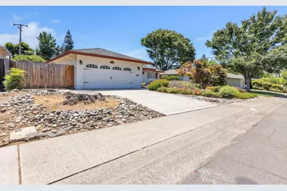 6224 Saint James Drive, Carmichael, CA 95608 - Photo 2