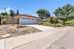 6224 St James Dr, Carmichael, CA 95608 - Photo 2