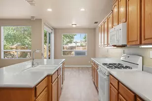 5560 Lackland Way, Sacramento, CA 95835 - Photo 10