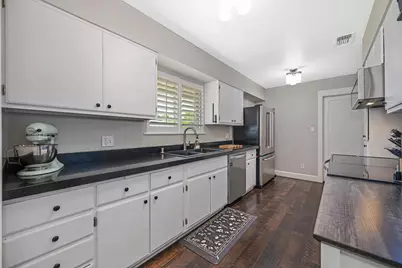1313 Gladstone Drive, Sacramento, CA 95864 - Photo 8