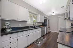 1313 Gladstone Dr, Sacramento, CA 95864 - Photo 8