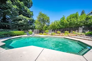 296 Randall Dr, Folsom, CA 95630 - Photo 2