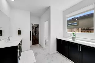 9475 Pasaje Pl, Elk Grove, CA 95624 - Photo 34