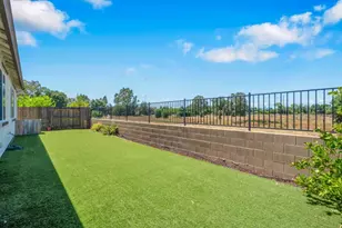 9475 Pasaje Pl, Elk Grove, CA 95624 - Photo 44