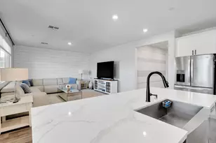 9475 Pasaje Pl, Elk Grove, CA 95624 - Photo 18