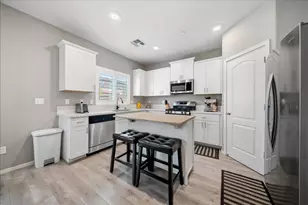 4040 Parkmoor Ln, Roseville, CA 95747 - Photo 8