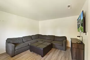 1817 Douglas Rd, Stockton, CA 95207 - Photo 6