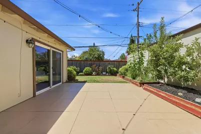 1156 Rosa Del Rio Way, Sacramento, CA 95822 - Photo 32