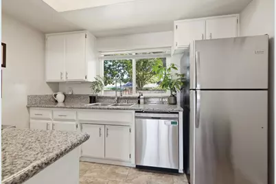 1156 Rosa Del Rio Way, Sacramento, CA 95822 - Photo 10