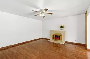 2085 51st Ave, Sacramento, CA 95822 - Photo 4