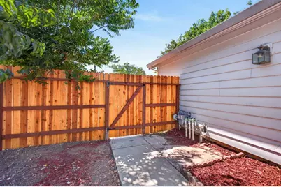 7759 Robinette Road, Sacramento, CA 95828 - Photo 32