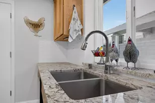 7157 Springmont Dr, Elk Grove, CA 95758 - Photo 18