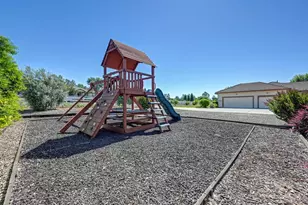 11880 Gidaro Dr, Elk Grove, CA 95624 - Photo 72