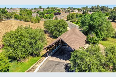 11880 Gidaro Drive, Elk Grove, CA 95624 - Photo 12