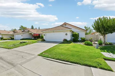 8101 Arroyo Vista Drive, Sacramento, CA 95823 - Photo 2