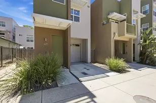 425 Outrigger Ln, West Sacramento, CA 95605 - Photo 2