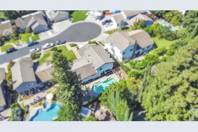 8559 Coral Crest Court, Elk Grove, CA 95624 - Photo 6