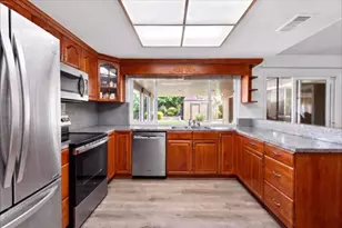 8277 Southfields Cir, Sacramento, CA 95828 - Photo 10