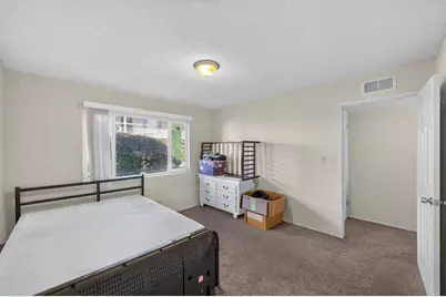 2421 Country Club Boulevard #B6, Stockton, CA 95204 - Photo 16
