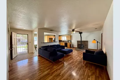658 Lee Avenue, Newman, CA 95360 - Photo 2