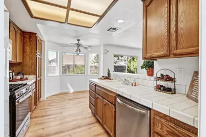 5209 Meadowland Way, Elk Grove, CA 95758 - Photo 22