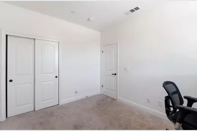 4347 N Gorma Avenue, Fresno, CA 93723 - Photo 16
