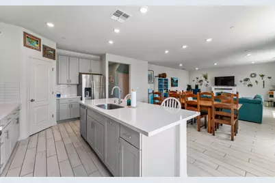 770 Berryessa Way, Olivehurst, CA 95961 - Photo 16