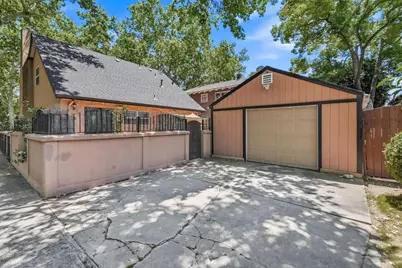 2200 23rd Street, Sacramento, CA 95818 - Photo 36