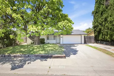 2209 Cervantes Drive, Rancho Cordova, CA 95670 - Photo 2