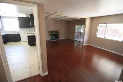 2 Tillman Circle, Sacramento, CA 95823 - Photo 4