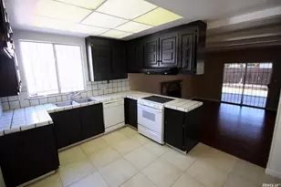 2 Tillman Cir, Sacramento, CA 95823 - Photo 8
