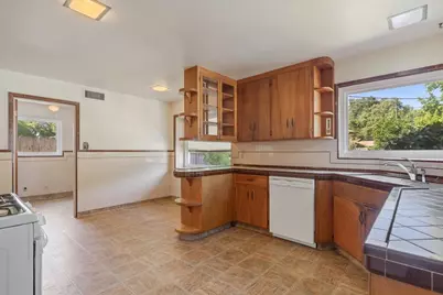 1045 Aidan Avenue, Sacramento, CA 95822 - Photo 18