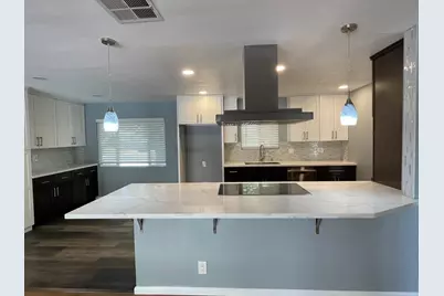 6181 S Land Park Drive, Sacramento, CA 95831 - Photo 8