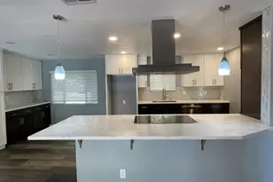 6181 S Land Park Dr, Sacramento, CA 95831 - Photo 8