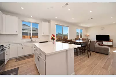 9476 Del Seis Drive, Sacramento, CA 95829 - Photo 4