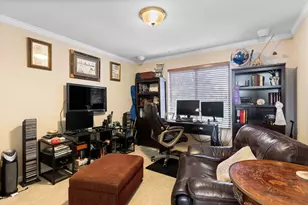 9183 E Laguna Way, Elk Grove, CA 95758 - Photo 18