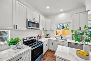 9267 Caulfield Dr, Elk Grove, CA 95758 - Photo 8