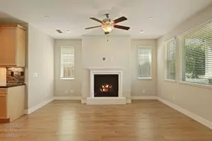 577 Lakeside Dr, Lathrop, CA 95330 - Photo 20