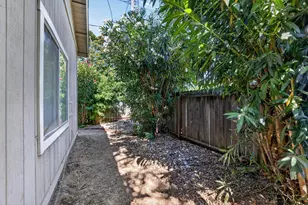 2297 Beaumont St, Sacramento, CA 95815 - Photo 34
