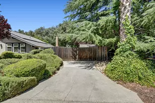 6481 Lake Park Dr, Sacramento, CA 95831 - Photo 46