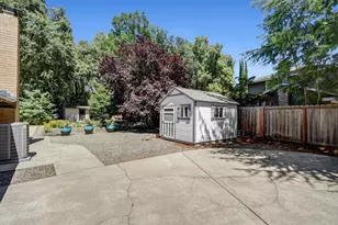 6481 Lake Park Dr, Sacramento, CA 95831 - Photo 42