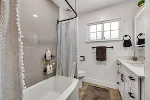 5563 Vassar Dr, San Jose, CA 95118 - Photo 18