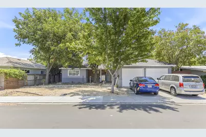 1406 NE Princeton, Modesto, CA 95350 - Photo 2
