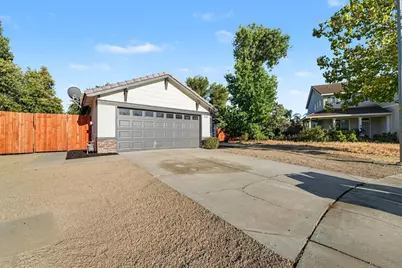 2520 Bridle Creek Court, Tracy, CA 95377 - Photo 2
