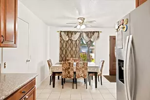 6109 6109 Hermosa St, Sacramento, CA 95822 - Photo 2