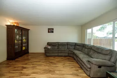 600 Zinfandel Drive, Escalon, CA 95320 - Photo 12