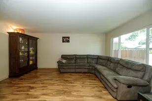 600 Zinfandel Dr, Escalon, CA 95320 - Photo 12