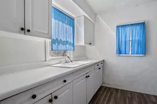 916 Elm Ave, Modesto, CA 95354 - Photo 40