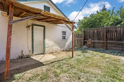 916 Elm Avenue, Modesto, CA 95354 - Photo 52