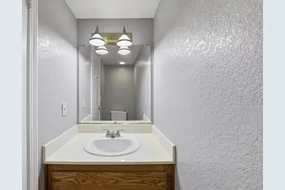 8467 Carlin Avenue, Sacramento, CA 95823 - Photo 20